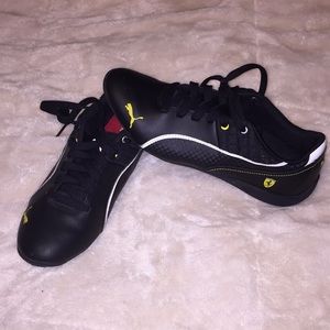 Puma shoes size 6
